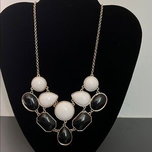 Elegant Black and‎ White Statement Necklace